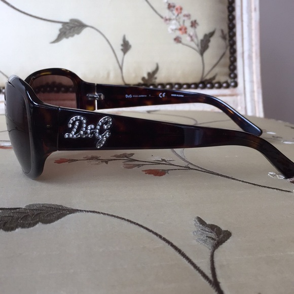 Dolce & Gabbana Tortoise Shell Sunglasses - Picture 5 of 8